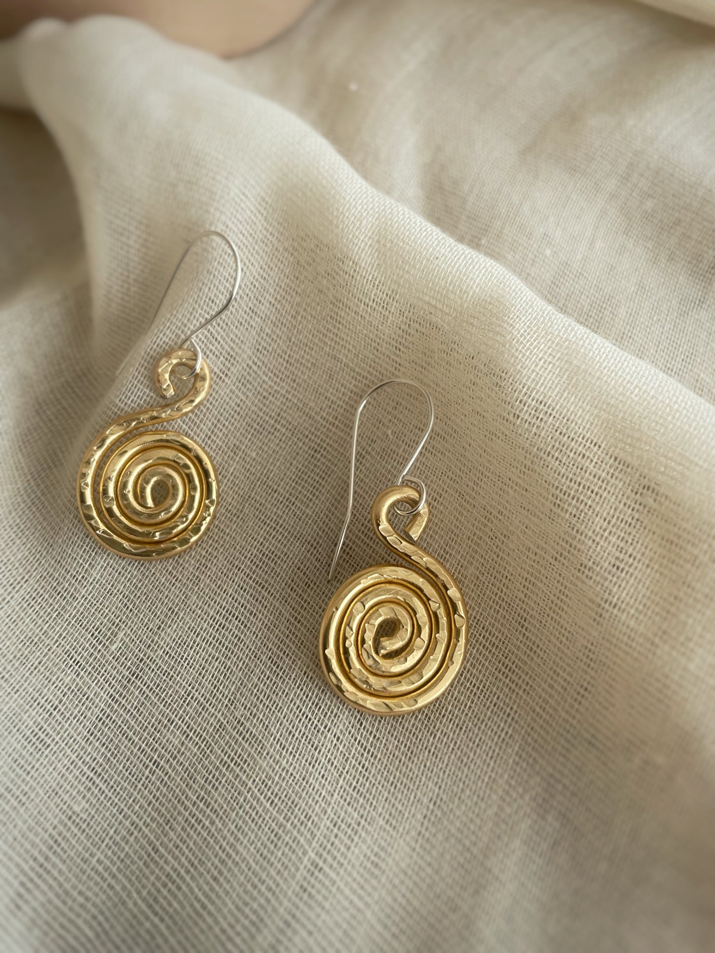 Gold Toned Aluminum Smaller Spiral Wave Earrings – 0.8 Inch